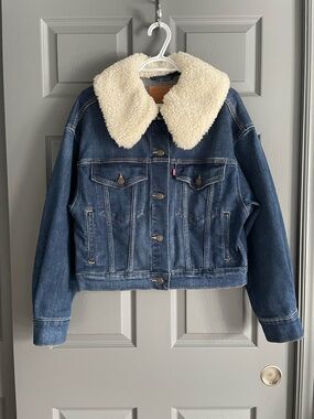 Levi's Baby Bubble Trucker jacket with removable sherpa collar